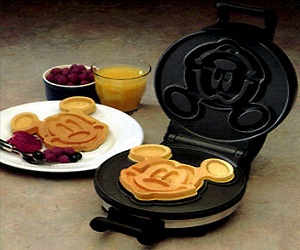 Make the ultimate Disney breakfast with our STAR WARS, MICKEY MOUSE, and princess waffle-irons, and STAR WARS toaster!